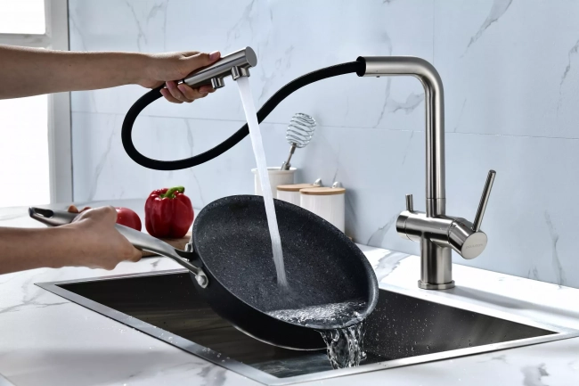Смеситель для кухни Paulmark Serpentine Metallum Se213222-BS с подключением к фильтру для воды, брашированная сталь Смеситель для кухни Paulmark Serpentine Metallum Se213222-BS с подключением к фильтру для воды, брашированная сталь